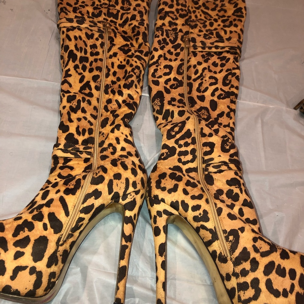 CHEETAH PRINT HEELS - Picture 5 of 5